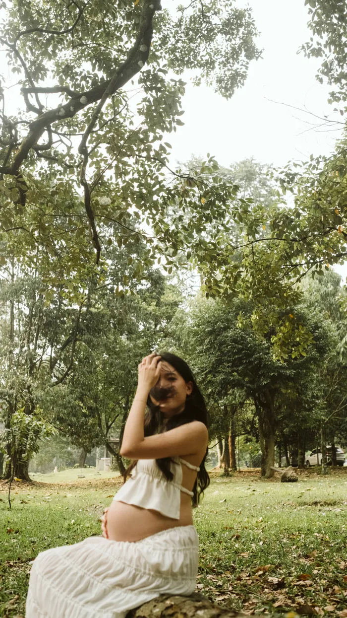 Charissa & Denny, maternity in Kebun Raya Bogor, photo 5