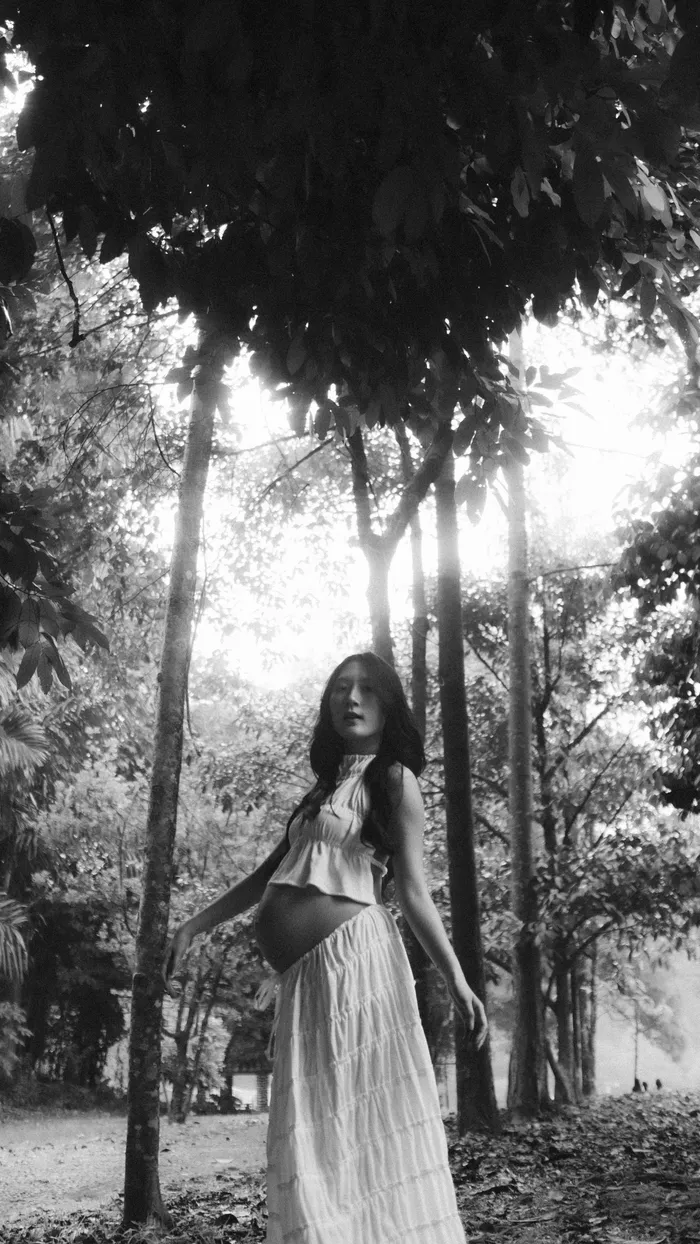 Charissa & Denny, maternity in Kebun Raya Bogor, photo 6